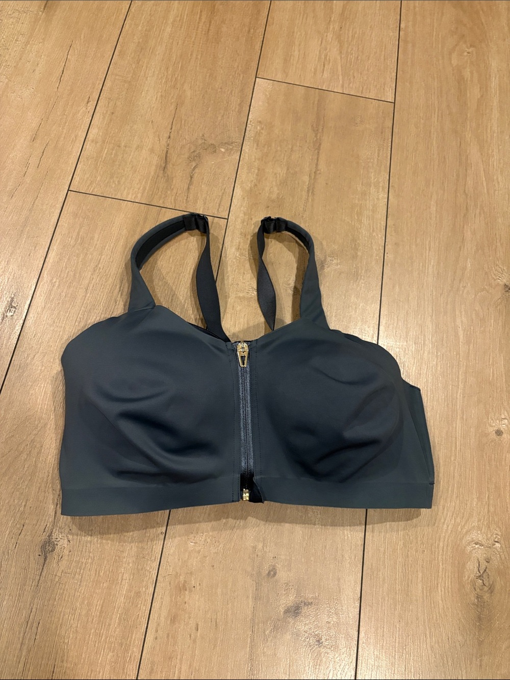 Victoria’s Secret Sports Bra Size 36DDD - Picture 3 of 8